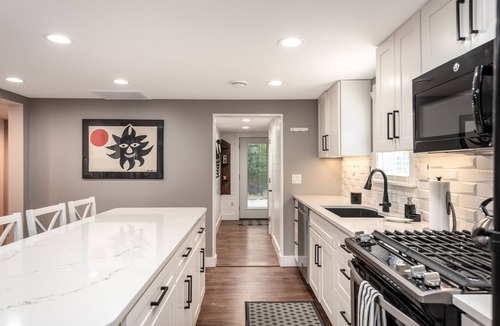 Harrison House | Hart Haven is the perfect place to relax and unwind. Comfortably decorated