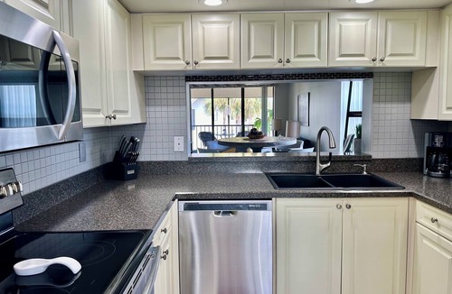 Trailer Estates Apartment | HC Shorewalk, Pools, Tennis, Pickle Ball, near Beaches Anna Maria Island and IMG