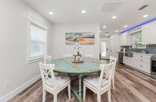 Arlington House | Heart of JAX New Built Bungalow 4BR Cozy Retreat! Mins to Beaches & Town Center!
