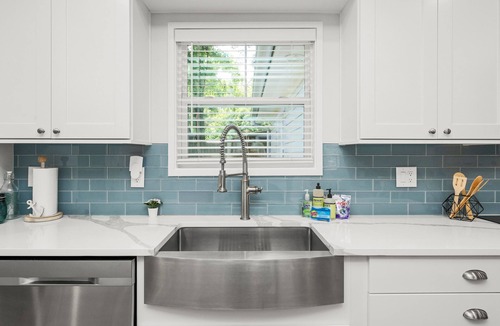 Arlington House | Heart of JAX New Built Bungalow 4BR Cozy Retreat! Mins to Beaches & Town Center!