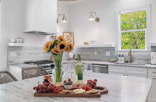 Treetop House | Heart of Rosemary & Alys | 2 Masters | Sleeps 16