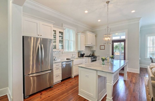 Savannah Victorian District House | Heated Pool Access | 5*Clean | Flex Cancelation
