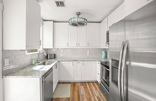 West Palm Beach House | Heated Pool Grill Fire Pit & Cold Plunge Sleeps 8!