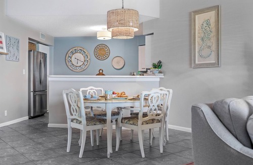 Isla del Sol Condo | Heated Pool + Hot Tub + Beach Gear + Golf Course Views. 5 Min to St. Pete Beach