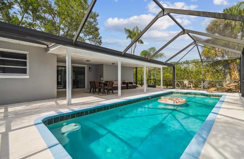 Oakford Park House | Heated Pool! Paradise in Midtown Tampa 3B2B