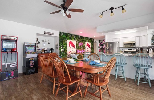 Grove City House | Heated Pool Pet Friendly Arcade games Bikes
