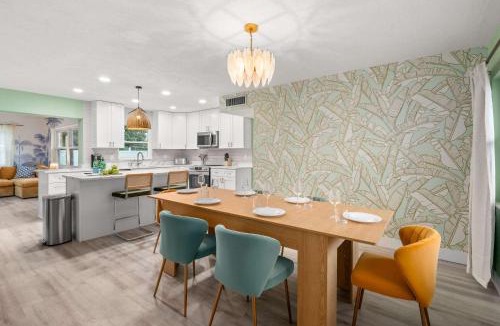 Walsingham House | Heated Pool Villa Clearwater Beach