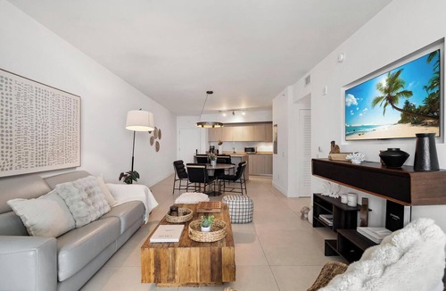 Hollywood South Central Beach Condo | Heavenly Ocean Views 1 Bedroom Paradise