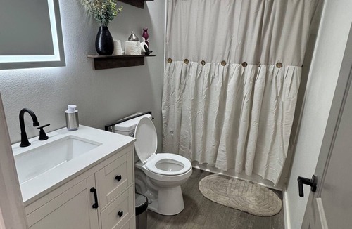 Blackshear House | Hidden Dreams Retreat: Luxury Renovated Escape in Blackshear Ga