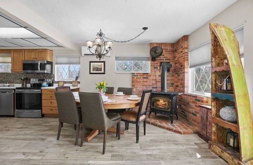 Cadillac House | Hideaway Chalet-Cozy, Comfortable, and Quite! On Canal with Large Outdoor space