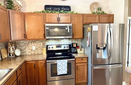 Candler House | High Tides - 3/2 w/Golf Cart & Grill in The Village of Country Club Hills