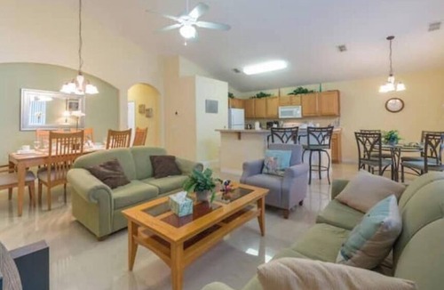 Highgate Park House | Highgate Palace-near Disney World. 20min Drive