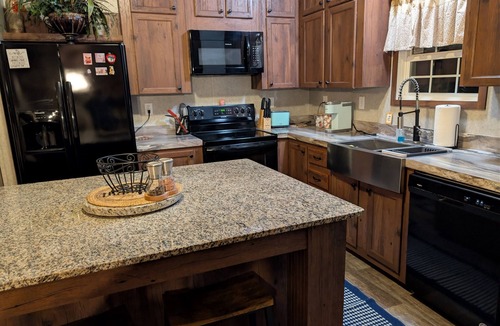 Putnam Hall House | Highland Cow Sanctuary Farmhouse Stay