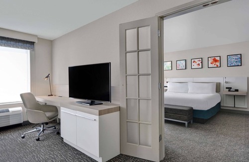 Southside Hotel | Hilton Garden Inn Jacksonville JTB/Deerwood Park