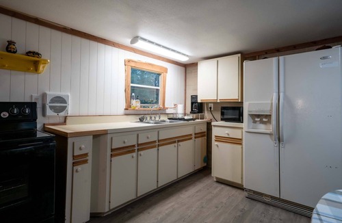 Homosassa House | Hippie Head Hotel sweet Homosassa skies are blue Pets stay free too!