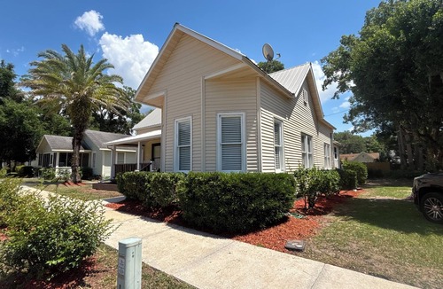 Dunnellon House | Historic 1905 Victorian Home Near the Rainbow River & World Equestrian center