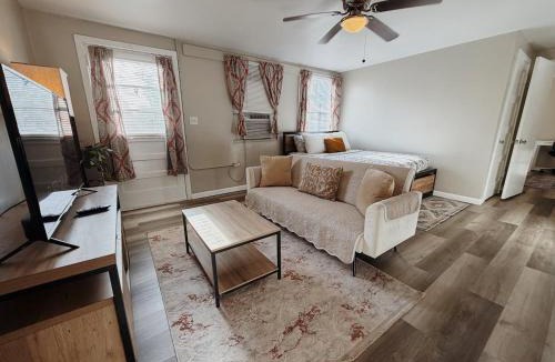Valdosta Apartment | Historic 1BR Apt 2 Queen Beds Near VSU & SGMC