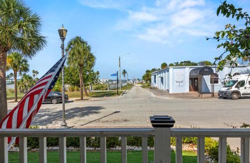 Fort Pierce Apartment | Historic Home with Modern Upgrades - Prime Downtown Location