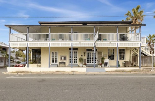 Cedar Key Apartment | Historic Island Hotel