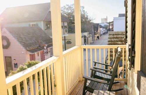 St. Augustine Historic District Apartment | Historic St. Augustine Balcony Suite with Parking