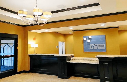 Montgomery Hotel | Holiday Inn Express & Suites Montgomery, an IHG Hotel