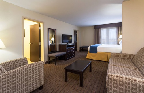 Moultrie Hotel | Holiday Inn Express and Suites Moultrie by IHG
