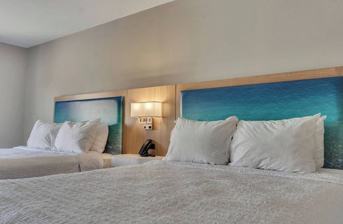 Destin Hotel | Holiday Inn Express & Sui Destin-miramar Beach