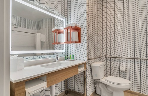 Destin Hotel | Holiday Inn Express & Sui Destin-miramar Beach