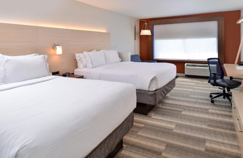 Brighton Hotel | Holiday Inn Express & Suites - Brighton South - US 23 by IHG