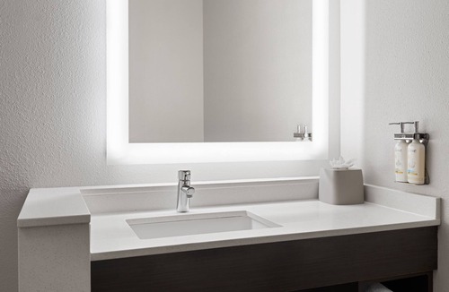 Tampa Hotel | Holiday Inn Express & Suites Tampa East - Ybor City by IHG