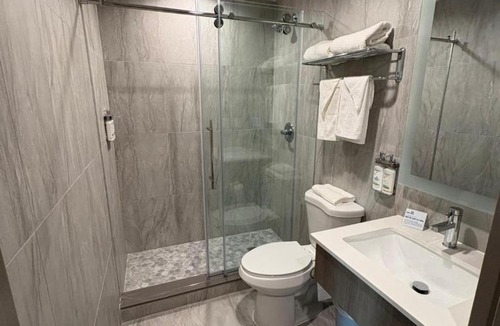 West Bronx Hotel | Holiday Inn Express & Suites Bronx - Barnabas area by IHG