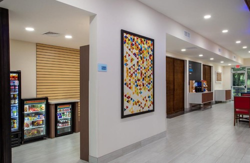 DeLand Hotel | Holiday Inn Express & Suites - Deland South by IHG