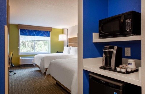 DeLand Hotel | Holiday Inn Express & Suites - Deland South by IHG