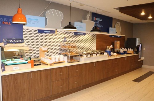 Douglas Hotel | Holiday Inn Express & Suites Douglas, an IHG Hotel