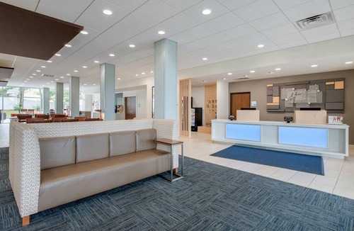 Ruskin Hotel | Holiday Inn Express & Suites Ruskin, an IHG Hotel