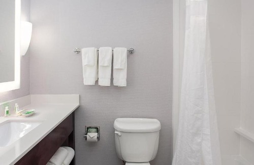 Tallahassee Hotel | Holiday Inn Hotel & Suites Tallahassee Conference Center North by IHG