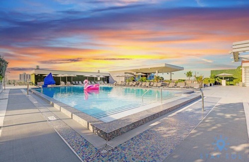 Hollywood Condo | Hollywood Beach Broad–walk+ Gym+ Amazing Pool