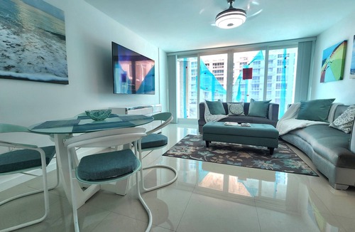 Hollywood South Central Beach Condo | Hollywood Beach Private Beach Access, Renovated 1 Bedroom 1.5 Baths Washer/Dryer