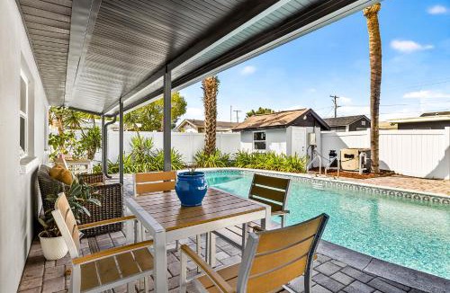 Tampa House | Home 3BR 2BA Saltwater Heated Pool 5min Airp
