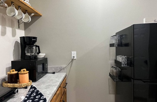 Old Seminole Heights Apartment | Home away from home ! 1-bedroom apartment in the city center