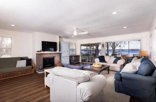 Florahome House | Home on George's Lake