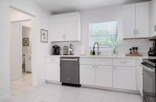 Riverview Estates House | Home with heated pool & Fenced Yard by Siesta Key!