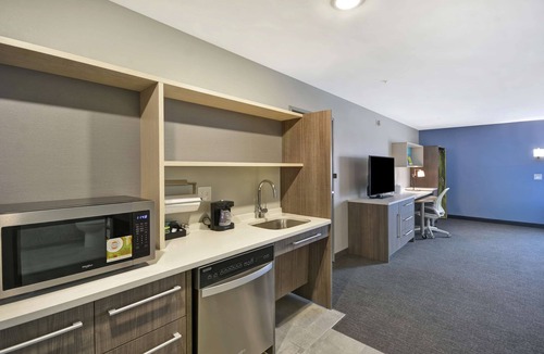 Alpine Center Hotel | Home2 Suites by Hilton Grand Rapids North
