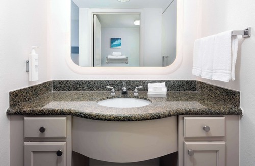 Westshore Hotel | Homewood Suites by Hilton Tampa Airport - Westshore