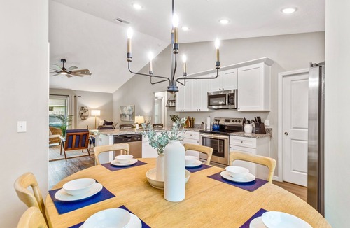 Summerfield House | Horsey Hideaway Hot Tub 4BR Near The Villages