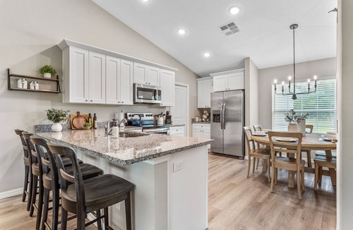 Summerfield House | Horsey Hideaway Hot Tub 4BR Near The Villages