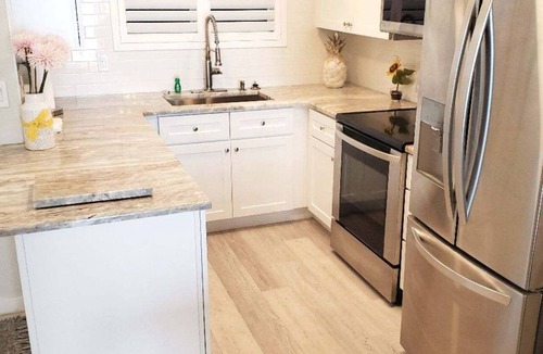 New Smyrna Beach Condo | 🌴HOT DEAL NSB! POOL-AMAZING OCEAN VIEWS WALK 2 FLAGLER,RESTAURANTS, SHOPS🌴