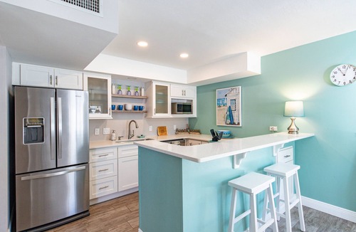 New Smyrna Beach House | <:>< HOT DEALS COZY-UPSCALE, WALK 2 BEACH/FLAGLER AVE, FENCED,CENTRAL BEACH.