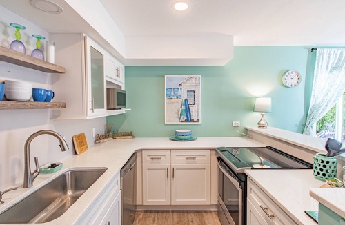 New Smyrna Beach House | <:>< HOT DEALS COZY-UPSCALE, WALK 2 BEACH/FLAGLER AVE, FENCED,CENTRAL BEACH.