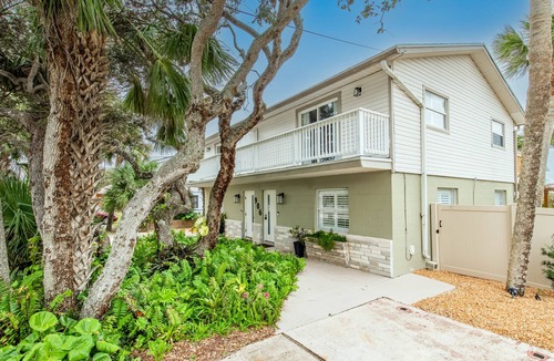 New Smyrna Beach House | <:>< HOT DEALS COZY-UPSCALE, WALK 2 BEACH/FLAGLER AVE, FENCED,CENTRAL BEACH.
